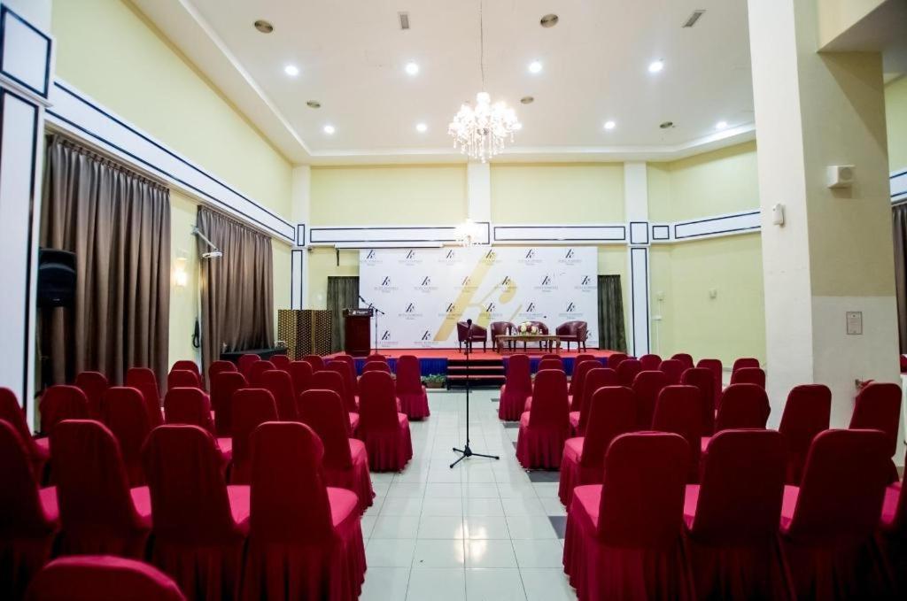 โฮเต็ล โกเบมาส เมลากา Hotel Malacca ภายนอก รูปภาพ