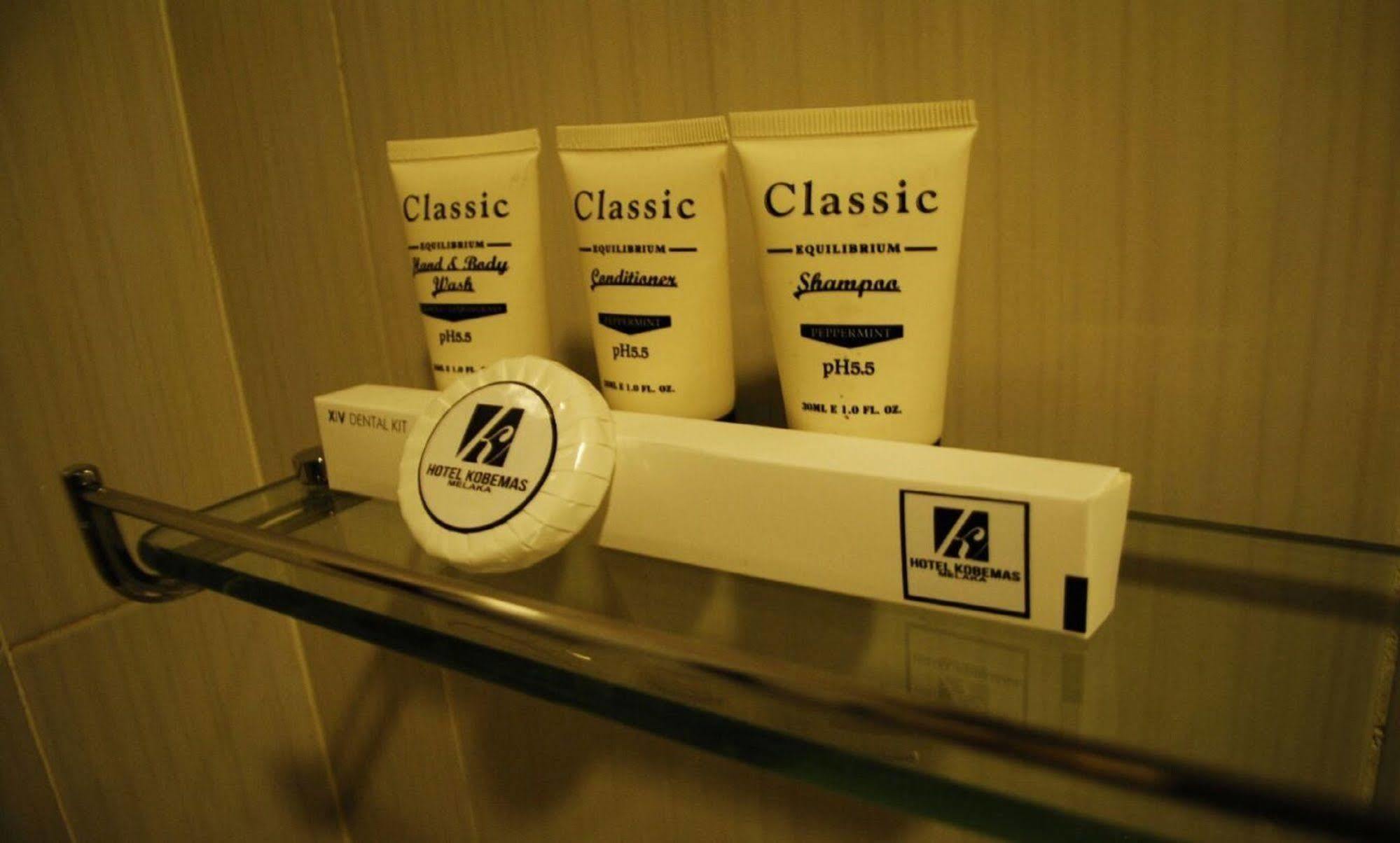 โฮเต็ล โกเบมาส เมลากา Hotel Malacca ภายนอก รูปภาพ